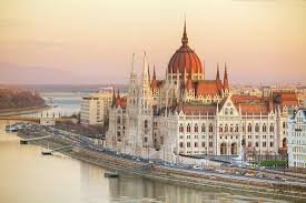 Budapest parliament building beside the river